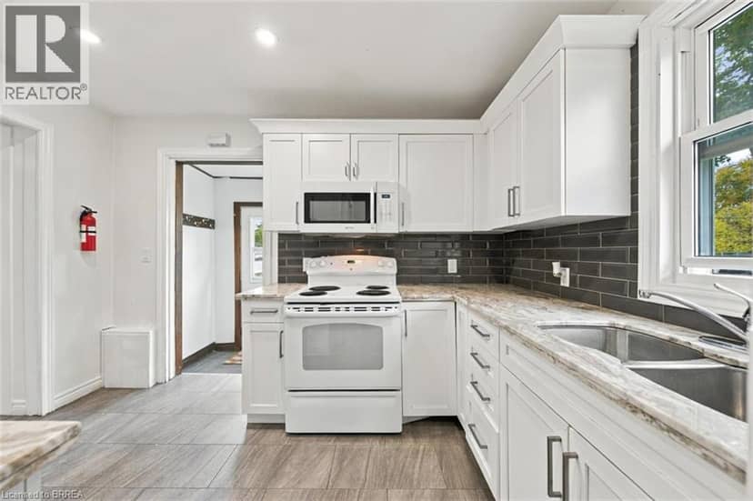 251 RAWDON Street — photo 11 of 40