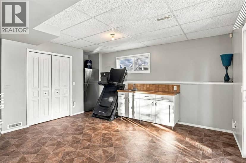 184 Cove Crescent — photo 39 of 40