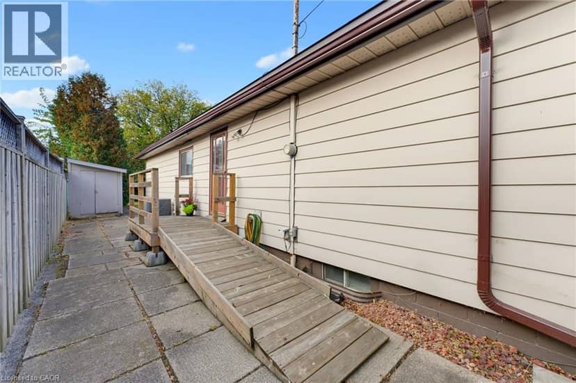 34 FIELDING Crescent — photo 29 of 36