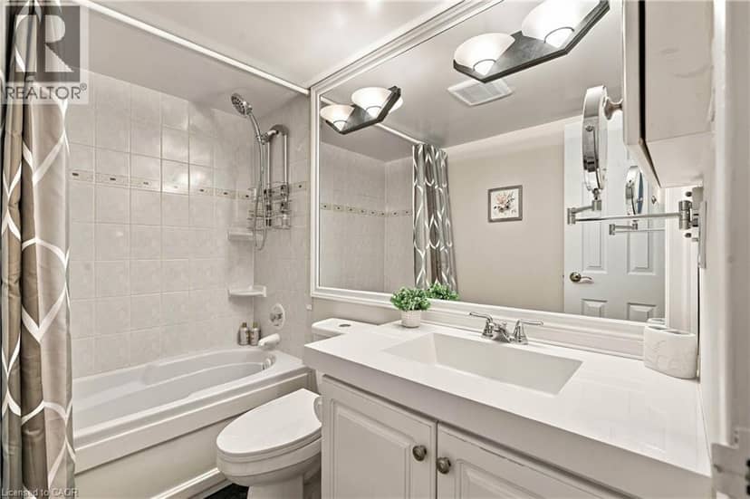 3100 KIRWIN Avenue Unit# Ph04 — photo 21 of 40