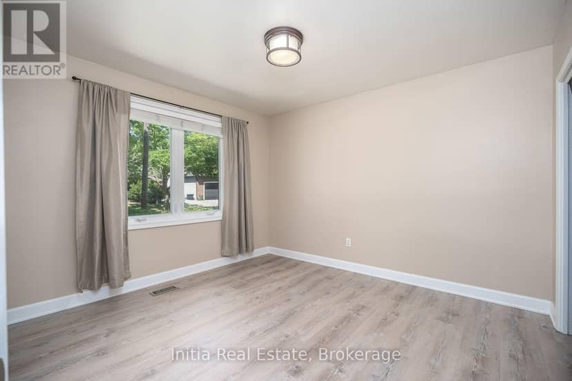 53 Burrows Avenue — photo 11 of 36