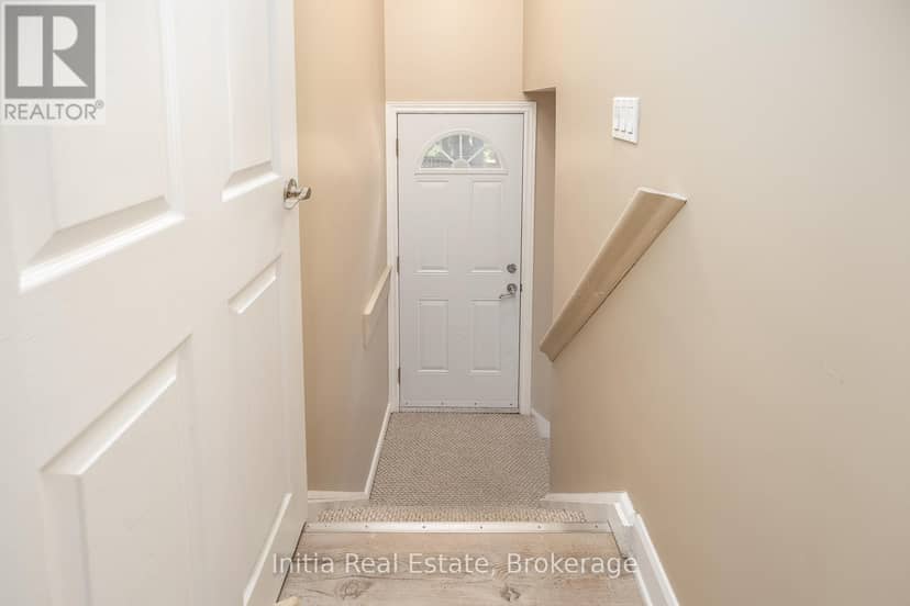 53 Burrows Avenue — photo 16 of 36