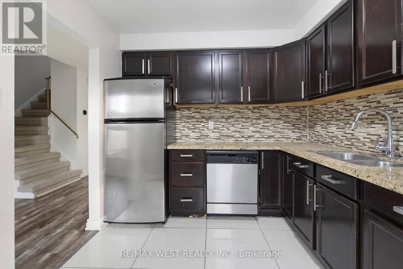 24 Primrose Crescent — photo 12 of 29