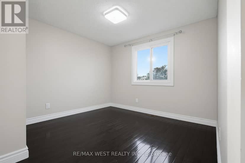 24 Primrose Crescent — photo 15 of 29