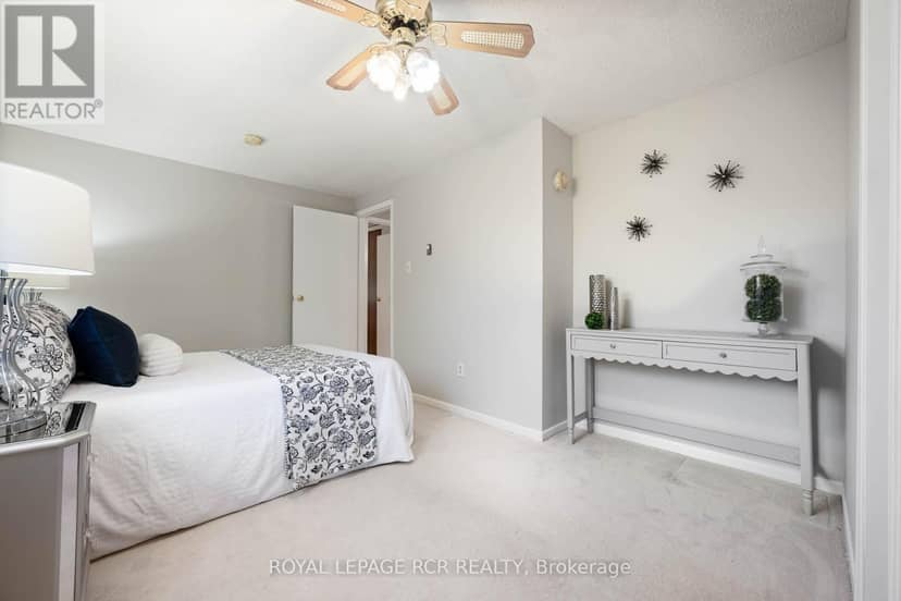 132 Goldgate Crescent — photo 30 of 40