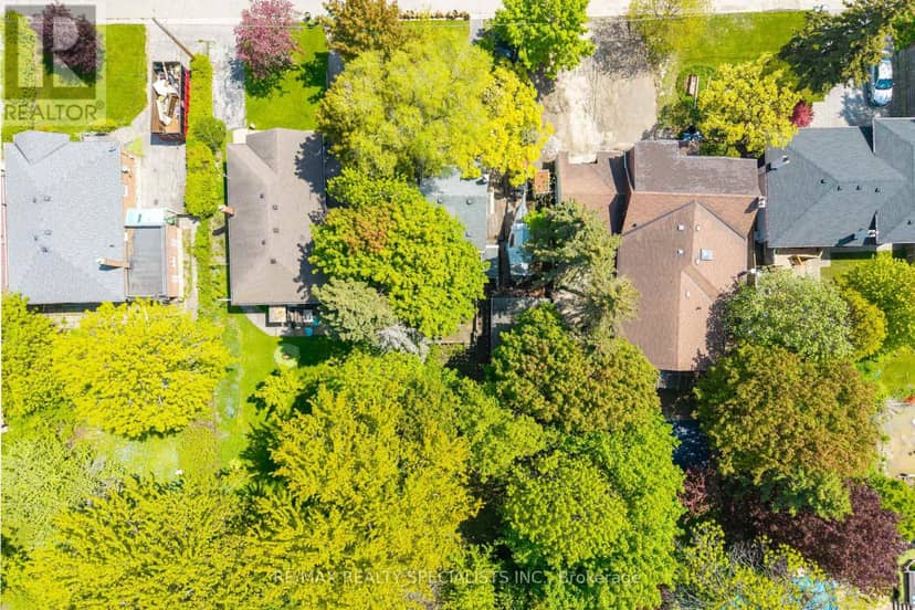 4 Elton Crescent, Toronto, photo 3
