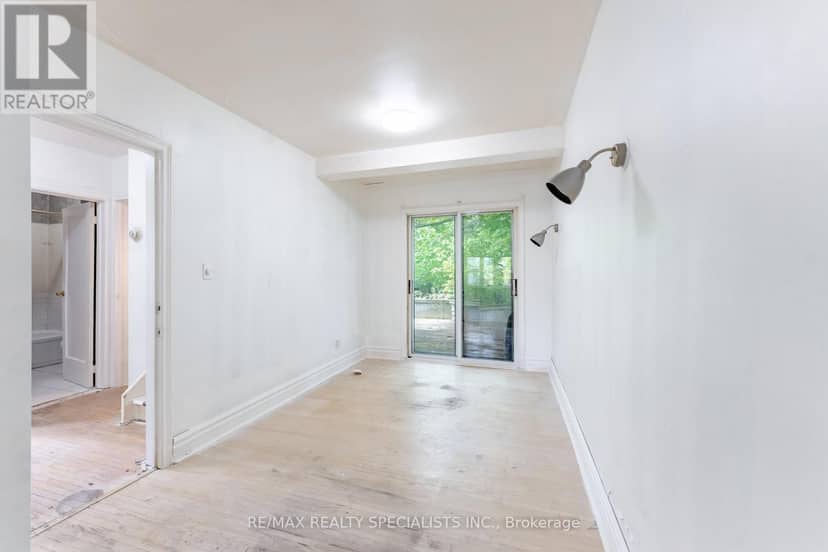 4 Elton Crescent, Toronto, photo 8