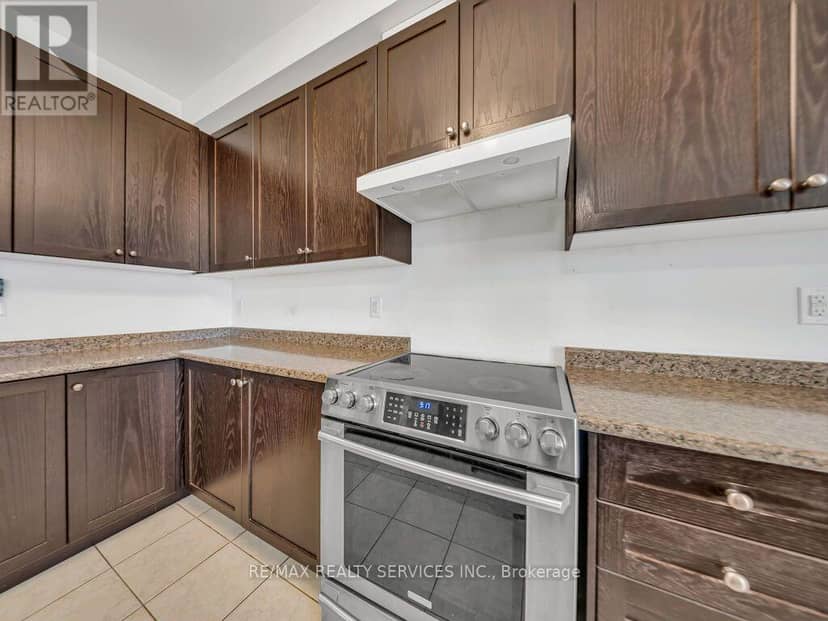 28 Zanetta Crescent — photo 16 of 40