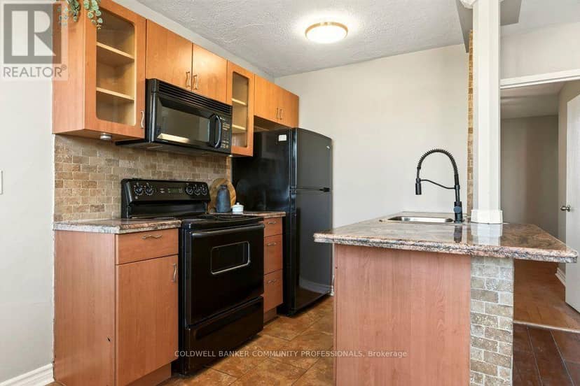 1003 - 141 Catharine Street S — photo 12 of 40