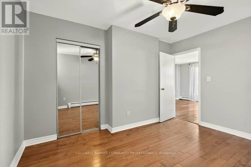 1003 - 141 Catharine Street S — photo 17 of 40