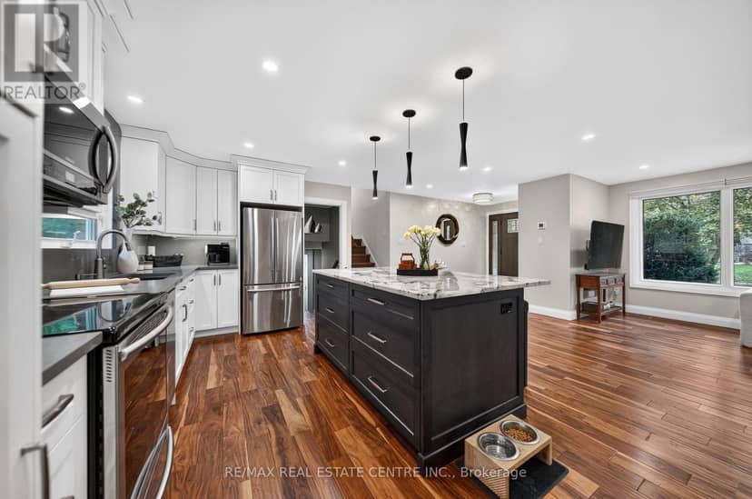 33 Shadywood Crescent — photo 16 of 40