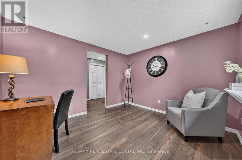 33 Shadywood Crescent — photo 28 of 40