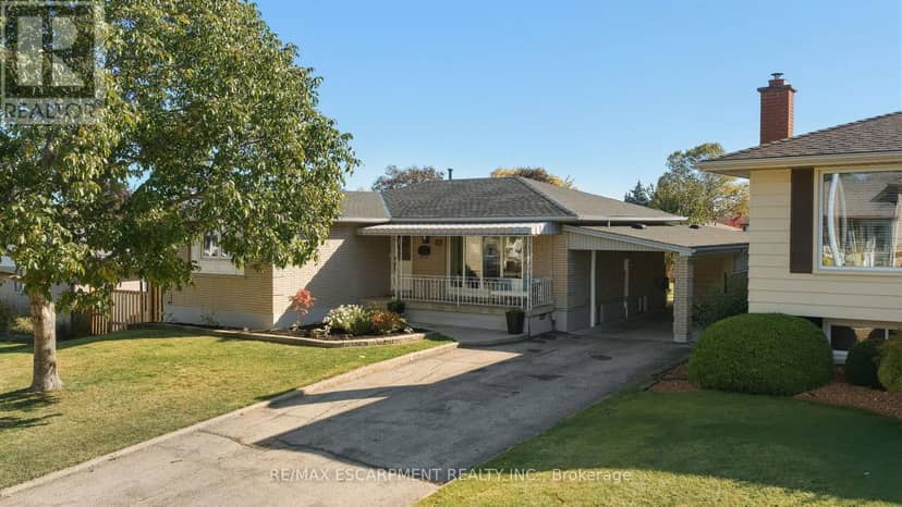 48 Stoney Brook Drive, Hamilton, photo 2