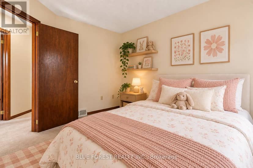 39 Gerald Crescent — photo 27 of 40