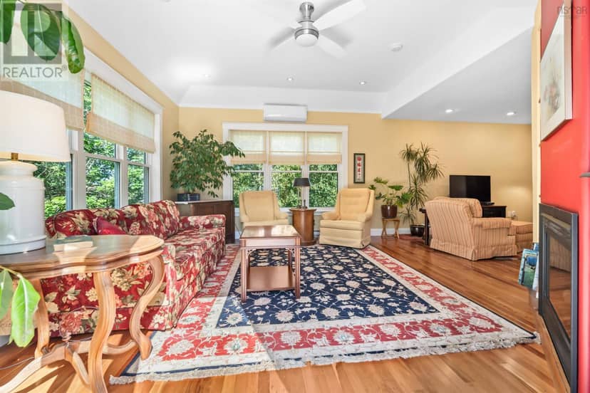 7 Compass Rose Court — photo 15 of 35