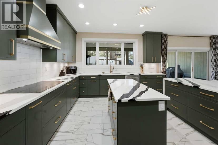 35 Erica Drive — photo 11 of 40