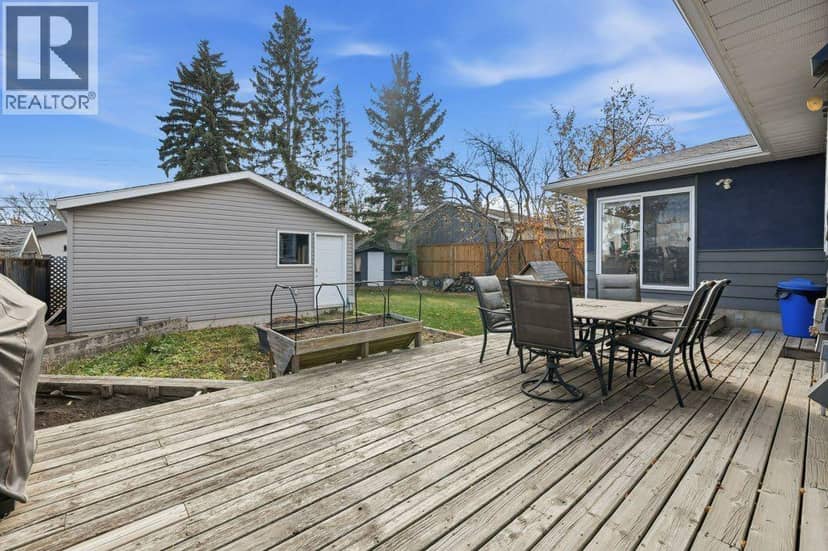 3239 Kenmare Crescent SW — photo 34 of 40