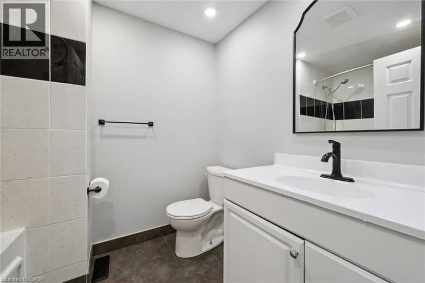 46 CEDARWOODS Crescent Unit# 20 — photo 22 of 38