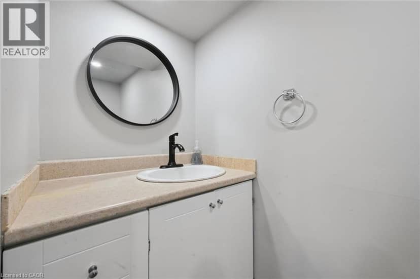 46 CEDARWOODS Crescent Unit# 20 — photo 30 of 38
