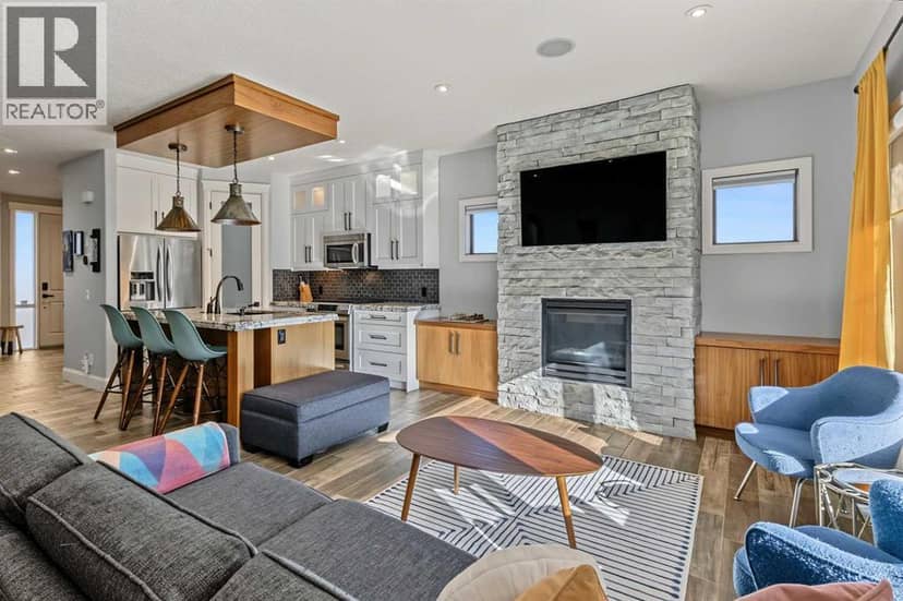 535 21 Avenue NW — photo 12 of 40