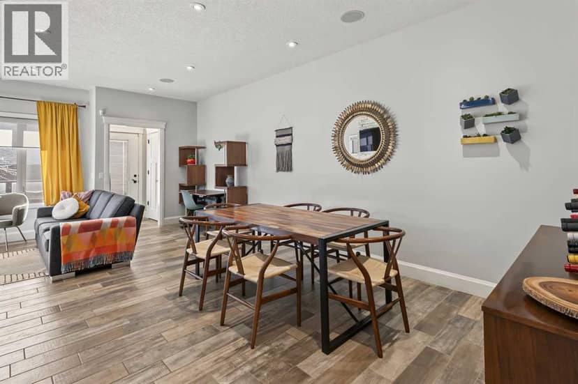 535 21 Avenue NW — photo 15 of 40