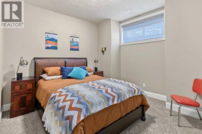 535 21 Avenue NW — photo 35 of 40