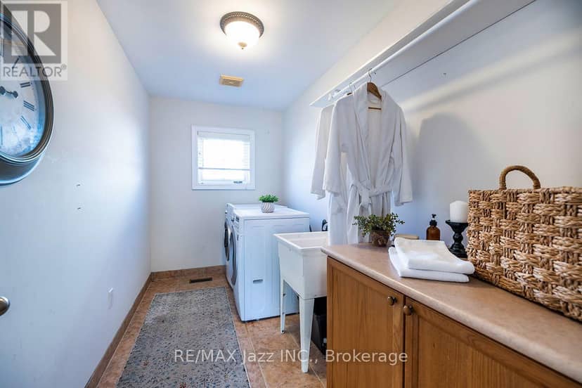 1296 Ravencliffe Court — photo 20 of 39