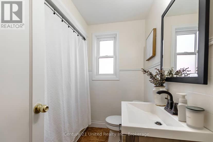 750 Curtis Road — photo 22 of 40