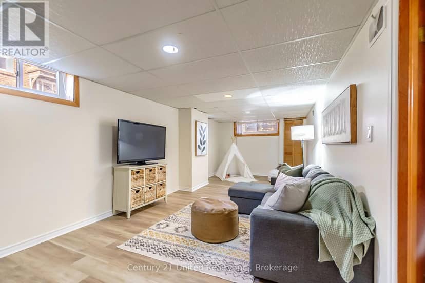750 Curtis Road — photo 32 of 40