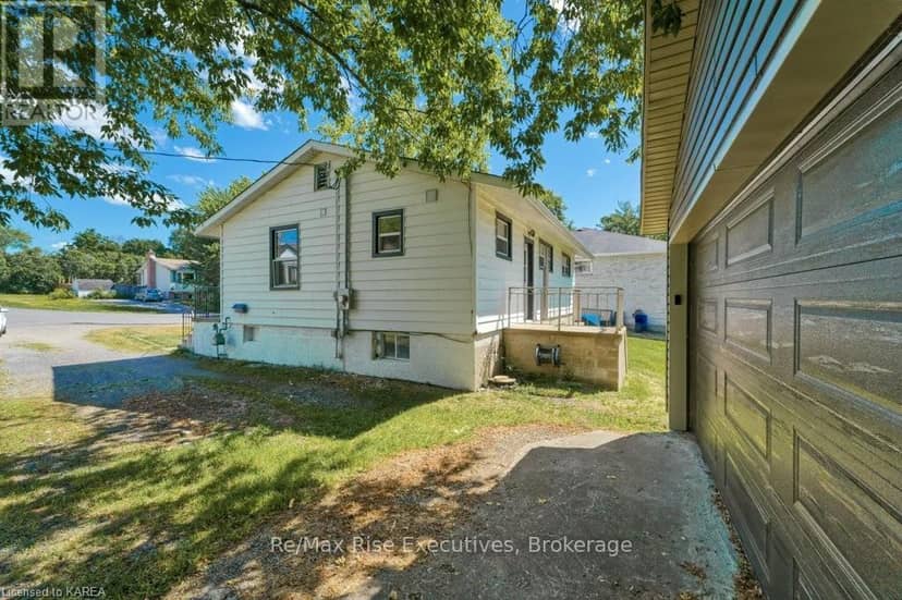 1640 Mary Street — photo 28 of 35