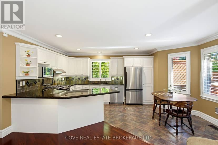 91 Sunnyside Drive — photo 17 of 40
