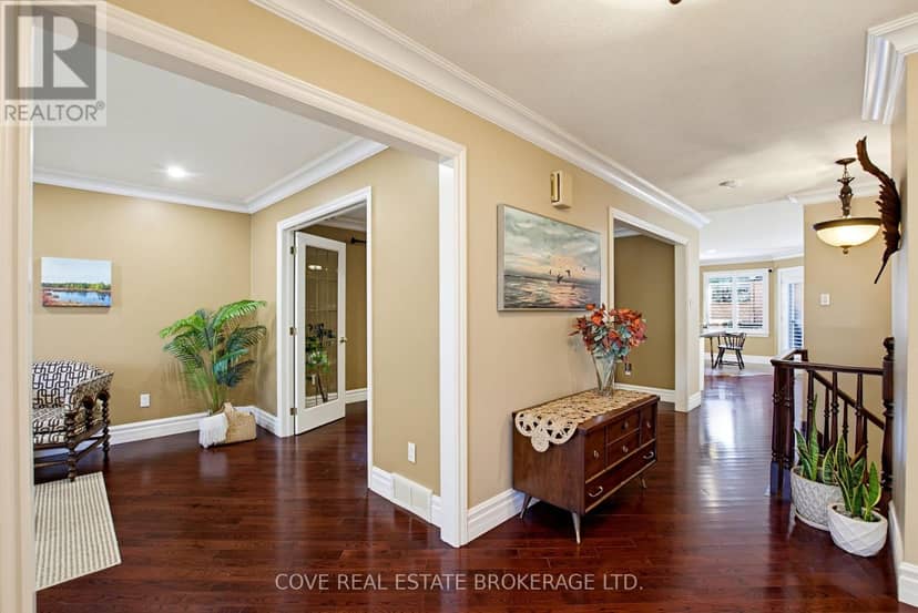 91 Sunnyside Drive, London North, photo 4