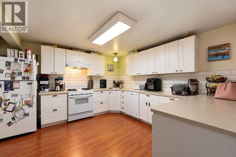 1321 22 Avenue — photo 19 of 40