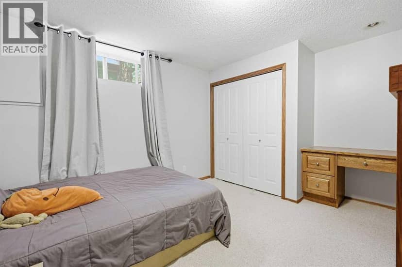 5 Glenwood Crescent — photo 35 of 40