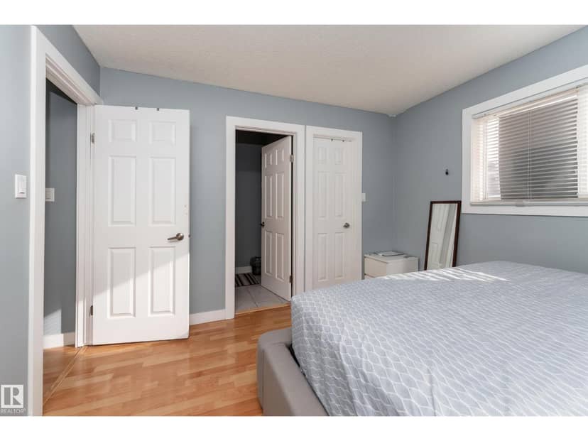 4535 30 AV NW — photo 14 of 40