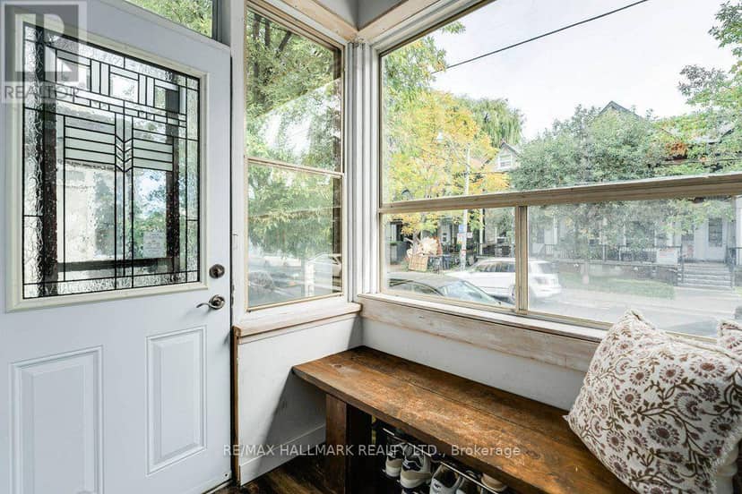 502 Lansdowne Avenue, Toronto, photo 2