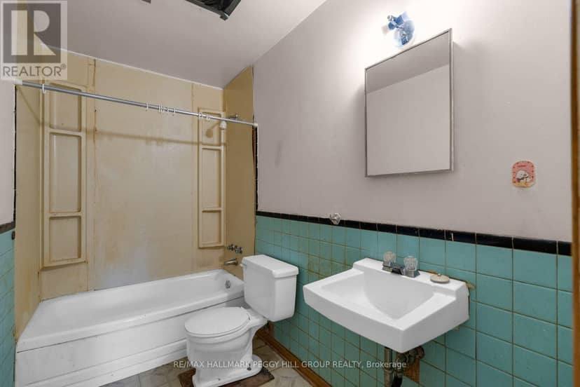 24 Lee Avenue — photo 13 of 16