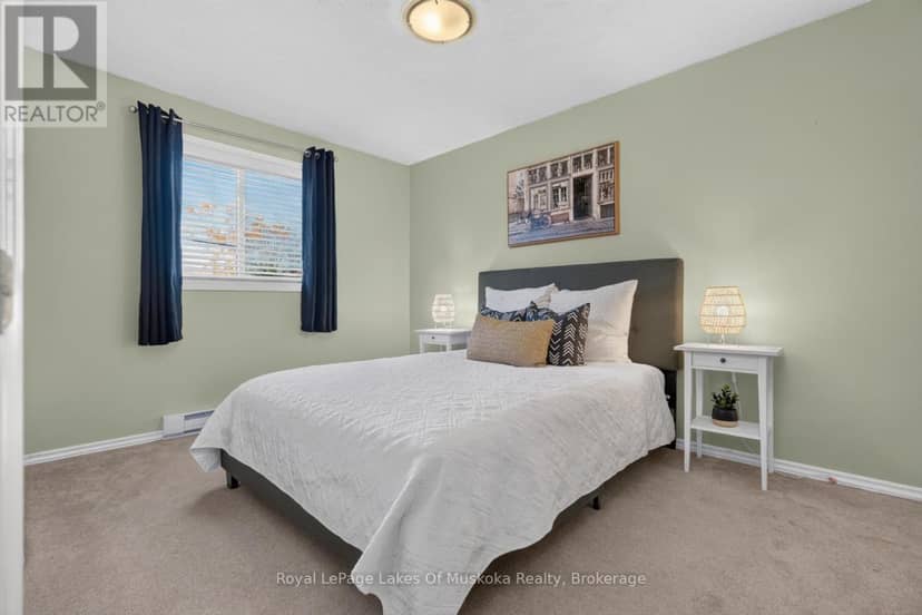 9 Shaw Crescent — photo 19 of 40