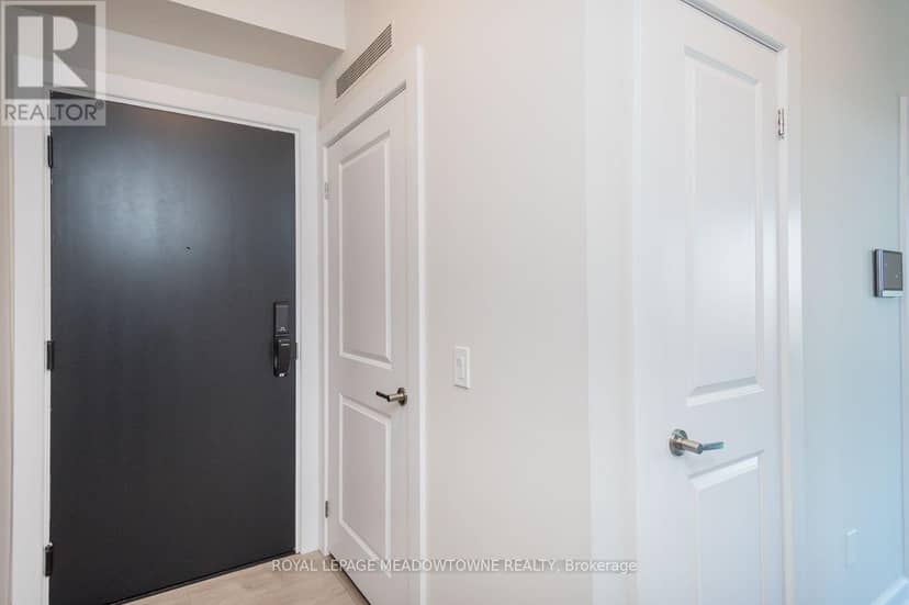 722 - 3220 William Coltson Avenue — photo 19 of 39