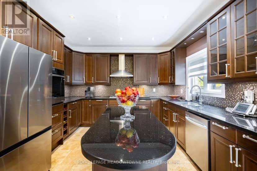 26 Emperor Drive — photo 11 of 40
