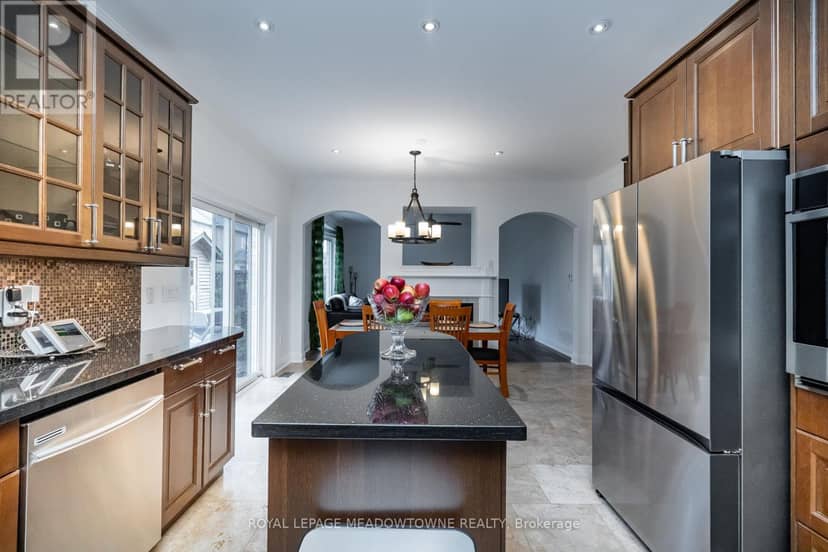 26 Emperor Drive — photo 14 of 40