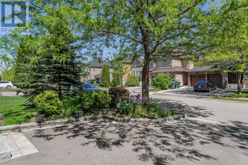 26 Emperor Drive, Brampton, photo 3