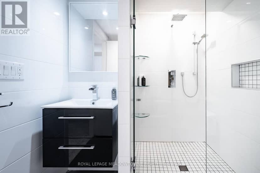 26 Emperor Drive — photo 33 of 40