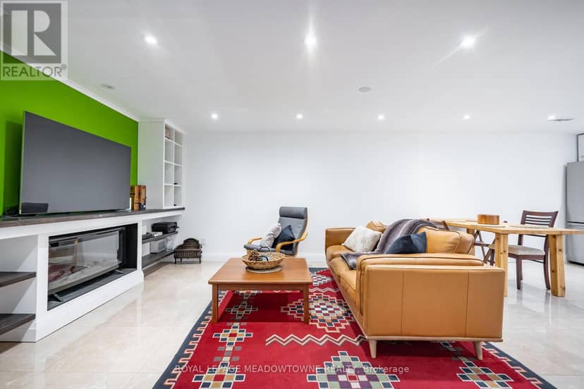 26 Emperor Drive — photo 39 of 40