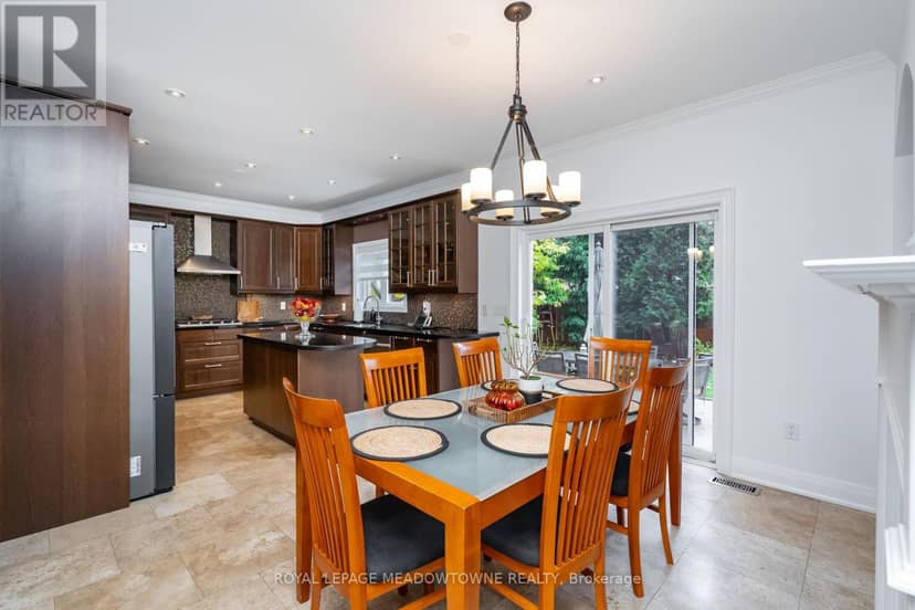 26 Emperor Drive — photo 9 of 40