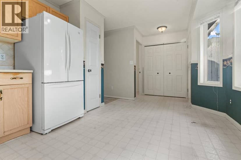 26, 3311 58 Street NW — photo 9 of 20