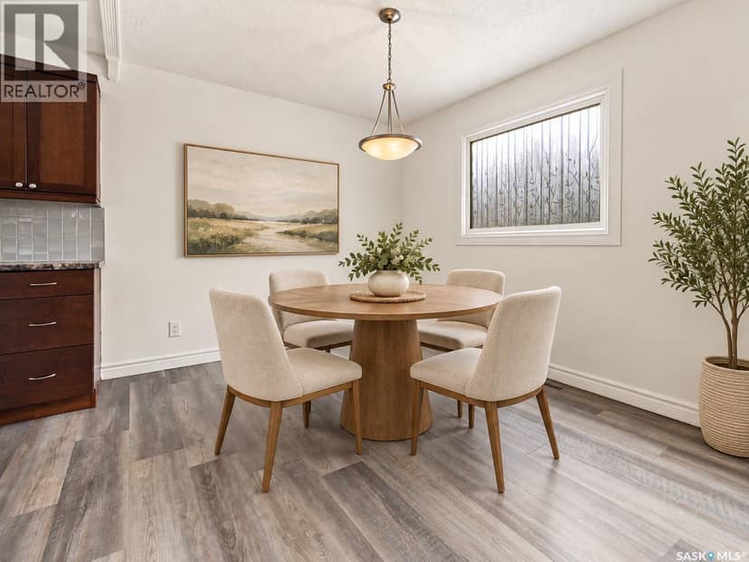 4059 Elphinstone STREET — photo 13 of 40