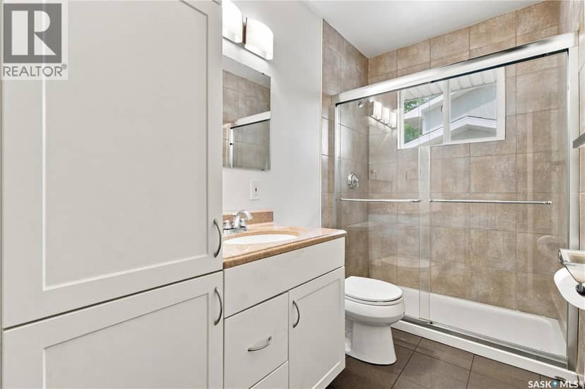 4059 Elphinstone STREET — photo 19 of 40