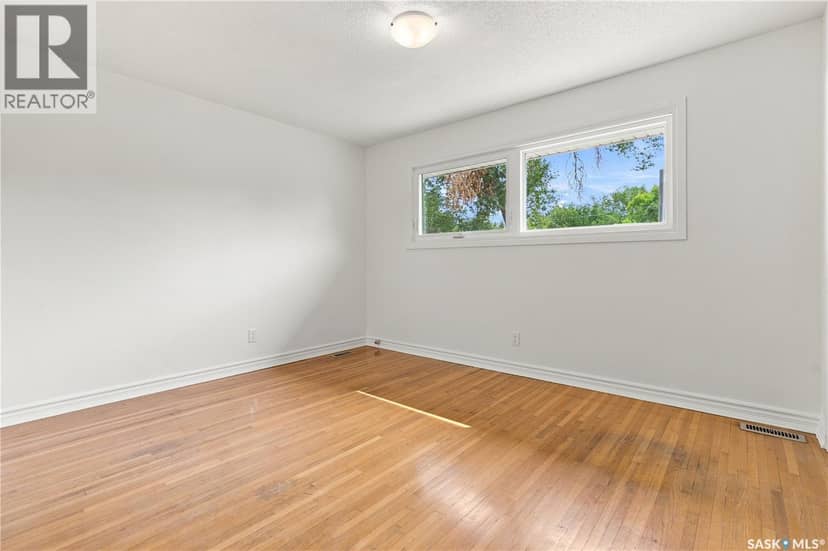 4059 Elphinstone STREET — photo 21 of 40