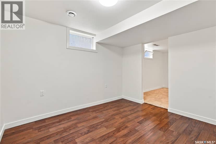 4059 Elphinstone STREET — photo 34 of 40